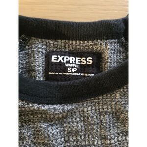 Express Waffle shirt in grey/black; size S